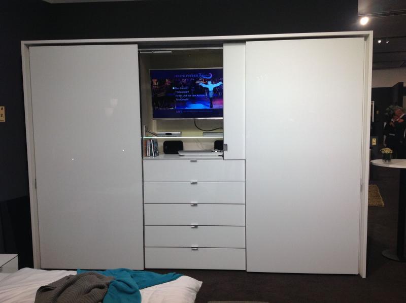 Schwebetürenschrank