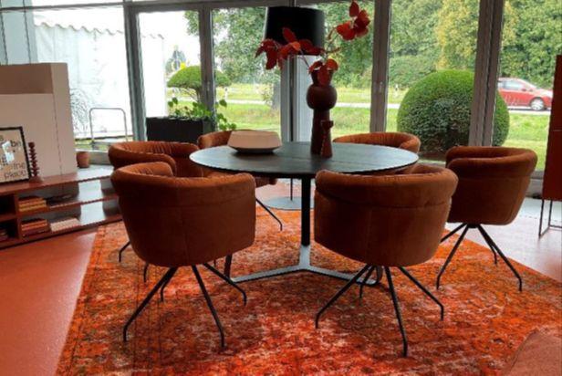 Armlehnenstuhl Stilecht